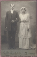 Молодая семья Фотография артикул 4646c.